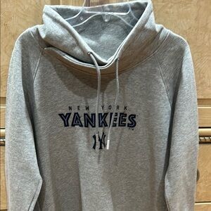 New York Yankees Woman’s crossover funnel neck collar sweatshirt size L